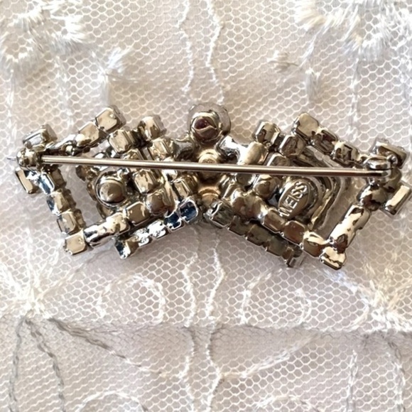 Vintage Weiss clear rhinestone brooch - Picture 2 of 4